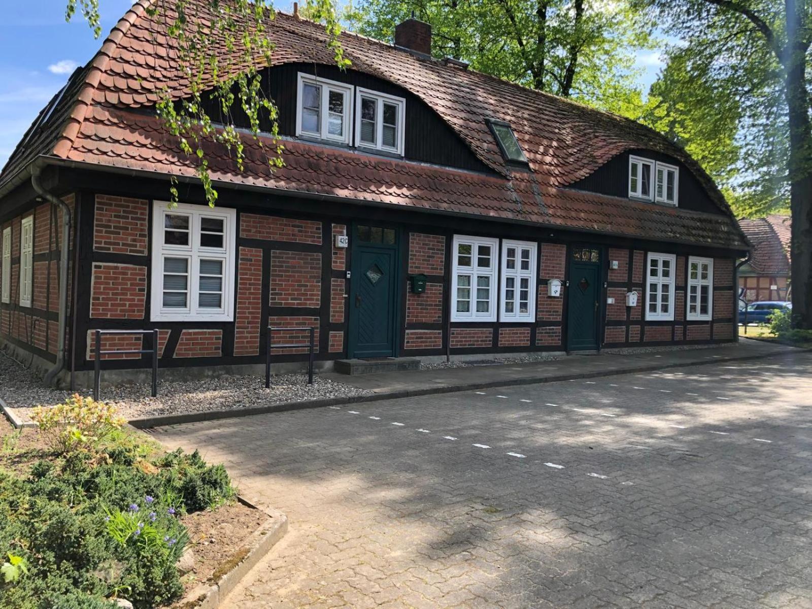 4 Wunderschoene Ferienwohnungen Im Kavaliershaus Schwerin  Zewnętrze zdjęcie